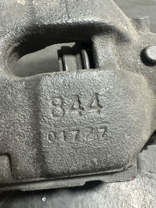 Etrier frana dreapta fata BMW X3 E83 2.0 diesel 150cp M47