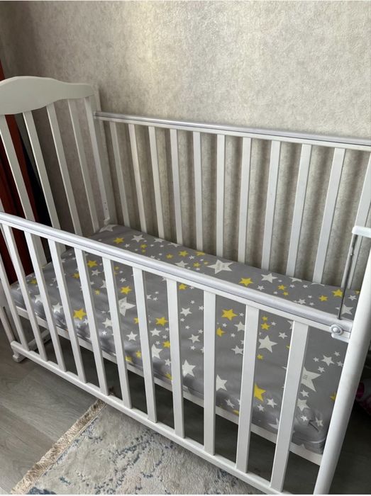 Продам кроватку-манежку