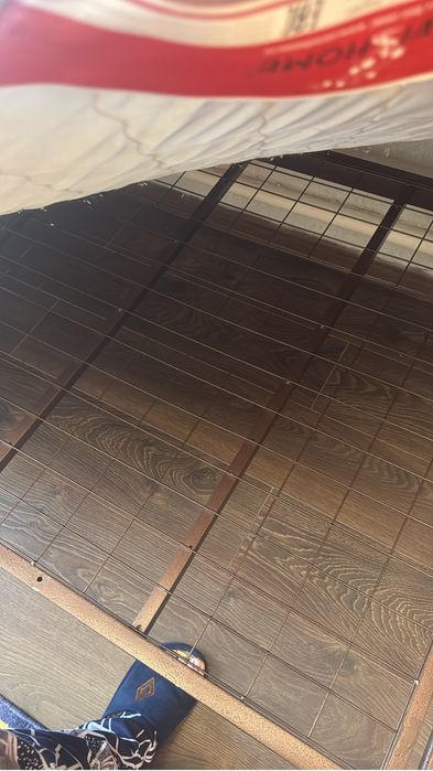 Кровать с матрасом