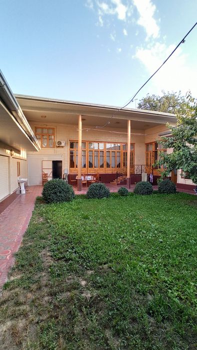 Ховли уй сотилади Коракамиш Мевазор