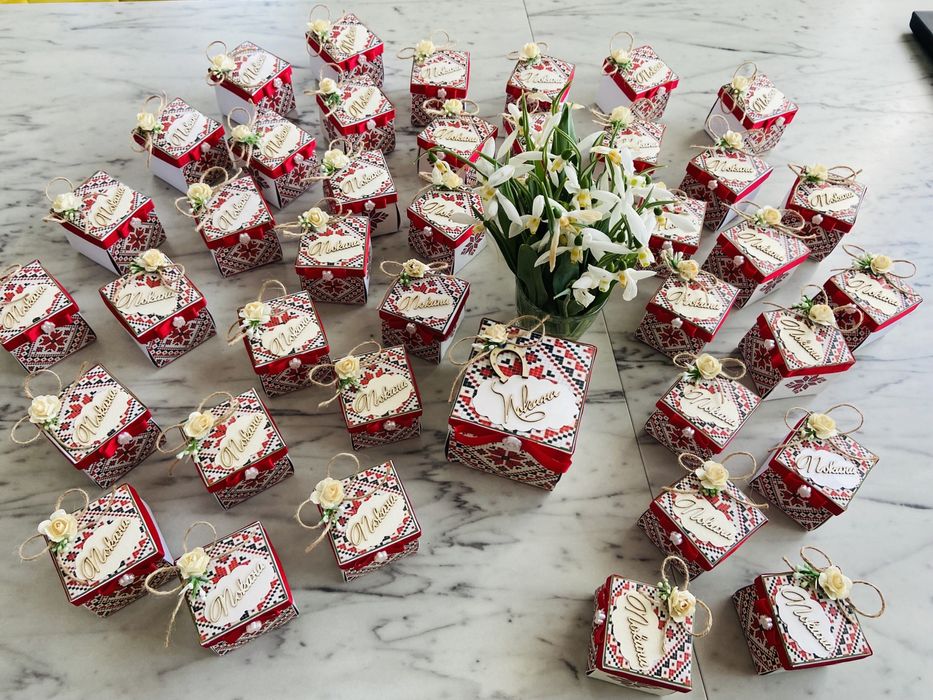 Сет от покани за гости на кръщене и за кръстници с фолклорни мотиви