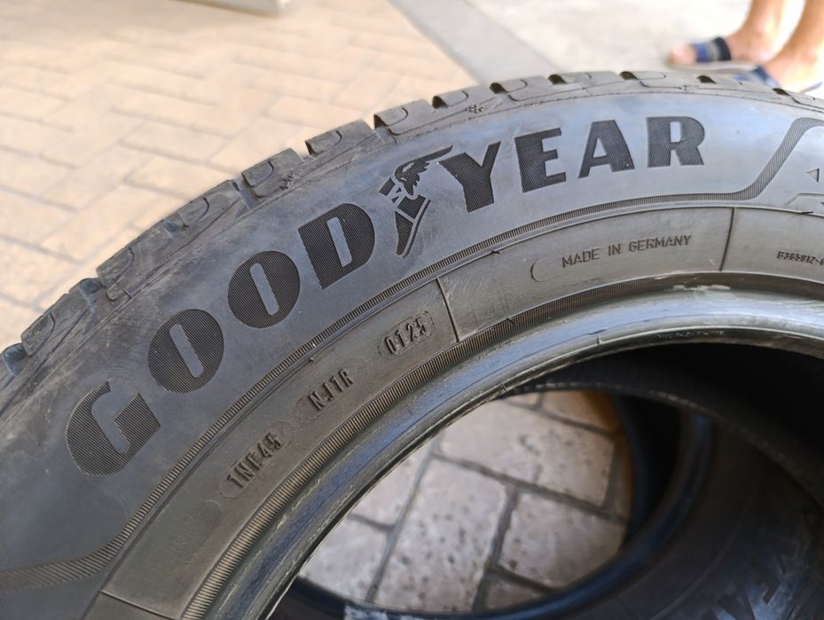 Нови гуми Good year 235/60/18 Ultra grip Performance+, dot 2025