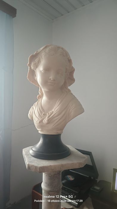Bust damă și coloană marmură alabastru