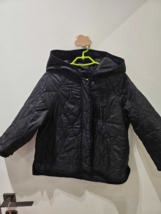 Продам куртку Zara на девочку