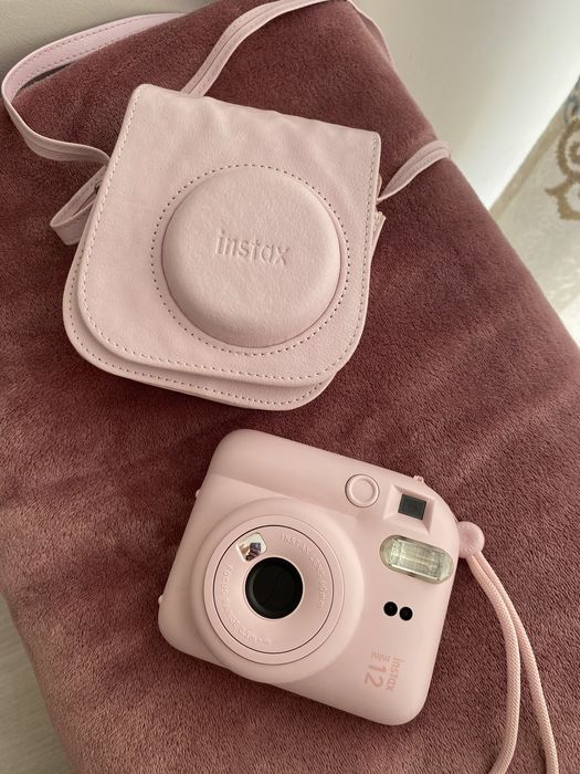 Продам Instax 12 mini.