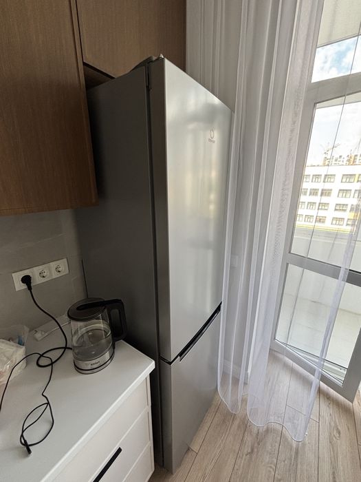 Холодильник Indesit