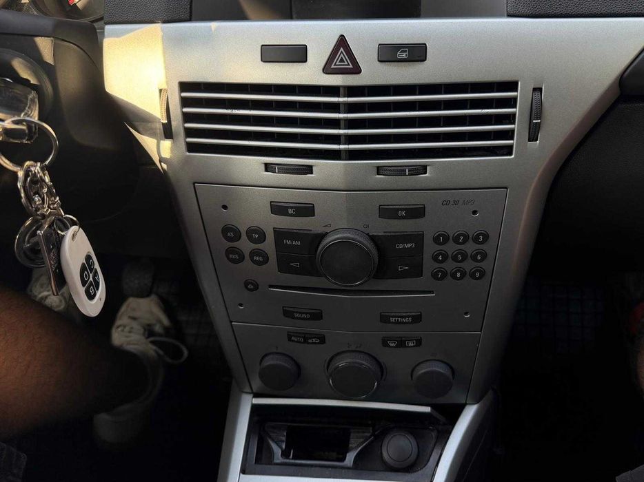 Vand Opel Astra H 2010 – 1.6XER – Clima / Întretinuta