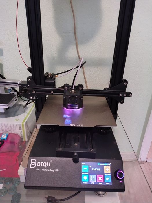 Продавам 3d printer biqu b1