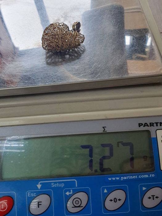 Pandantiv inimă din aur de 14K realizat din fir aurit împletit
