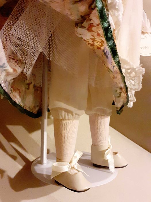 Порцеланова кукла Paula