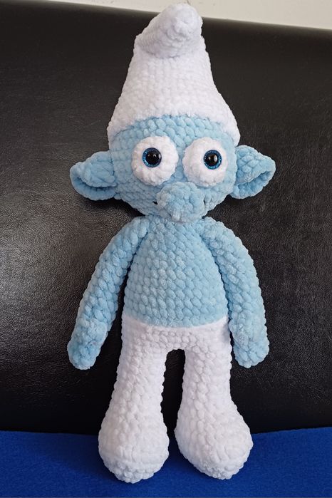 Ръчно плетена играчка смърф