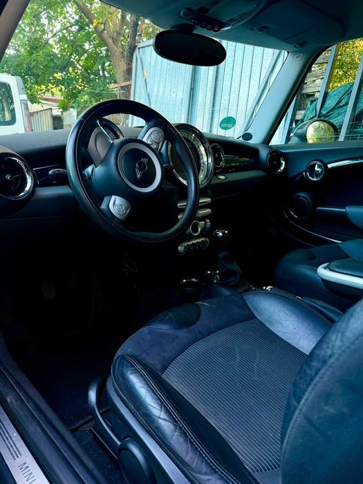 MINI Cooper 1.6 Benzină 120 CP • 6 Trepte • 2008 • Euro 4