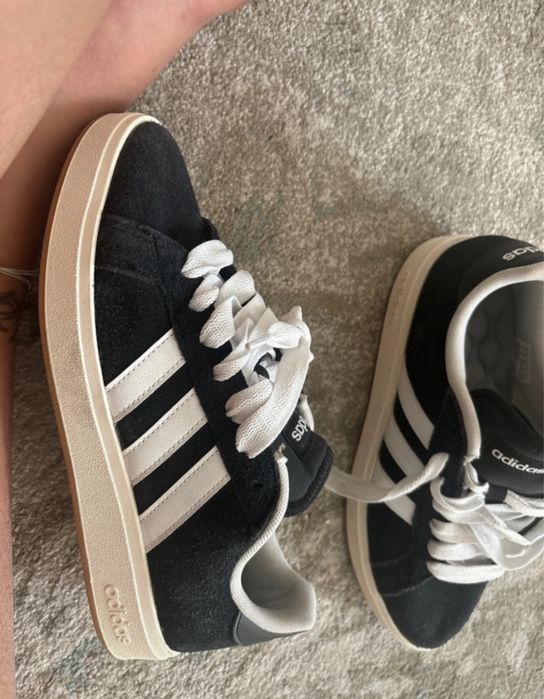 Adidas grand base