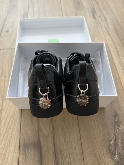 Оригинални обувки BLUGIRL от кожа 39 номер