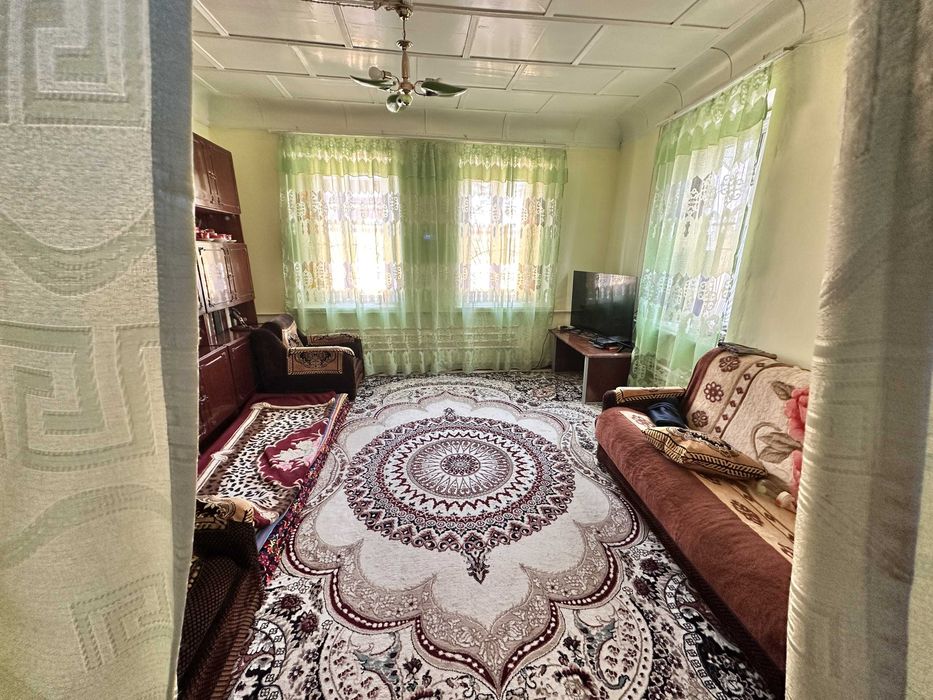 Двор, дом, ховли сотилади, срочно