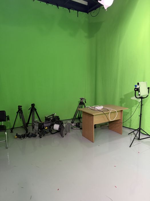 Зеленая студия с гримерной Астана