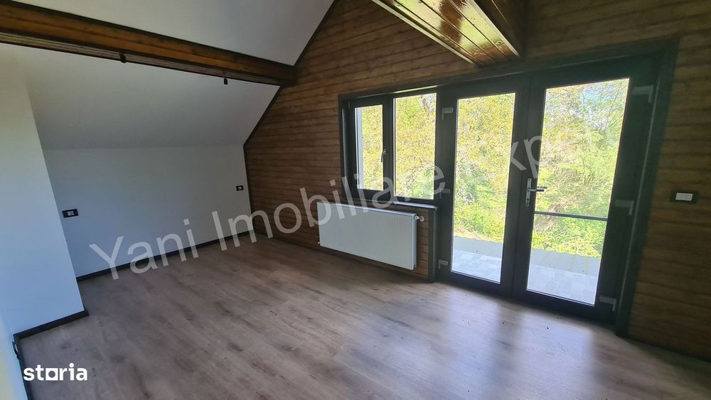 Casă de vânzare în comuna Arefu, sat Arefu, județ Argeș.