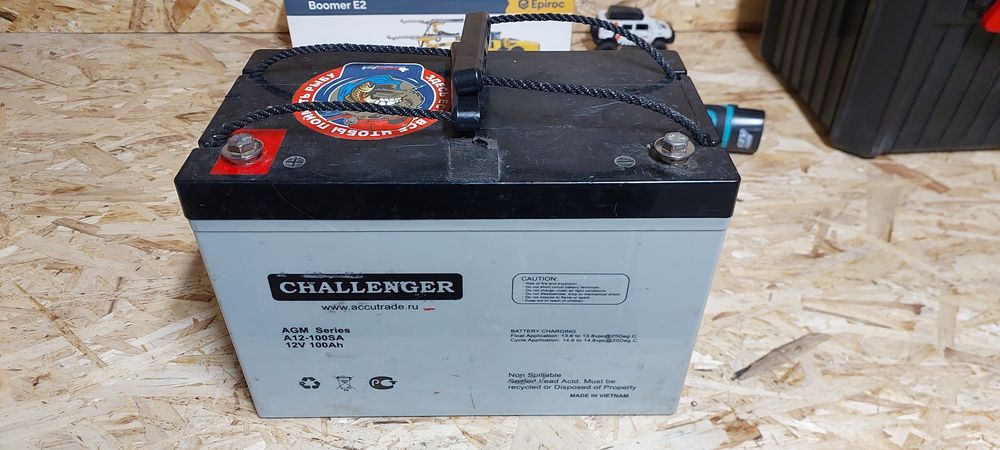 Продам б/у аккумулятор Challenger AGM 12V 100Ah