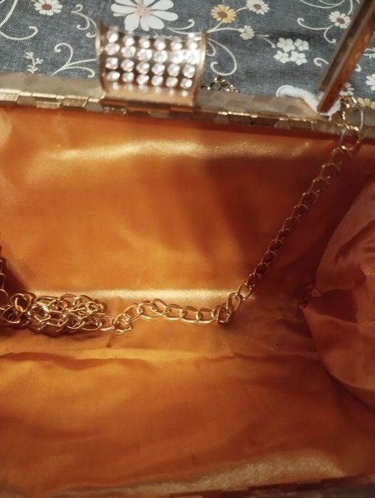 Роскошная вечерняя сумочка-клатч