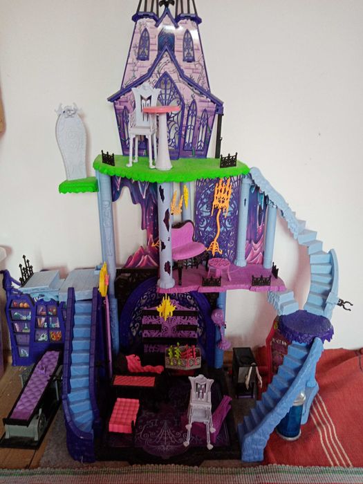 Castel Monster High