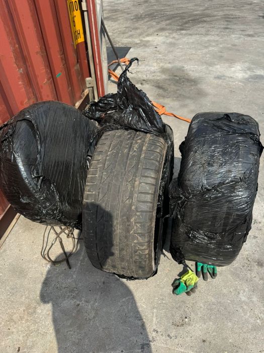 Продам резину с дисками летнюю на вмw