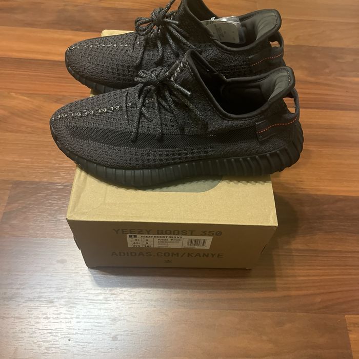 Adidas Yeezy Boost 350 V2 Black 43 1/3 zebra white black carbon onyx beluga bone 500 700
