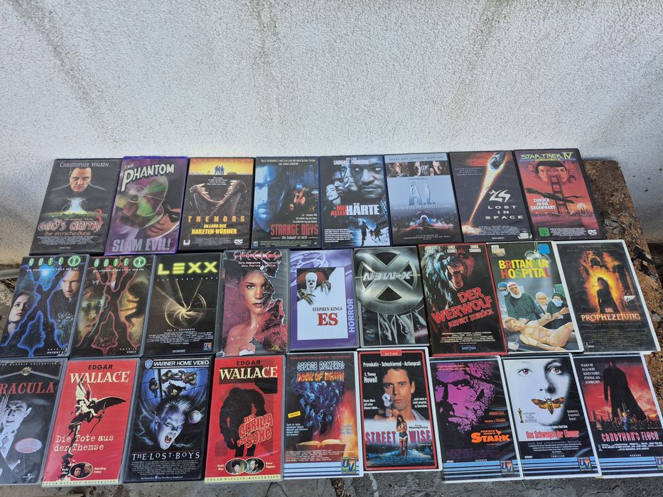 Vând 26 casete video VHS originale de colectie cu filme de groaza, sf