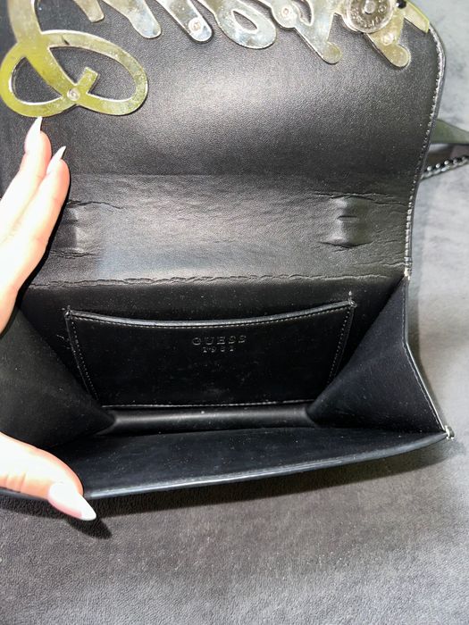 Дамска малка чанта Guess