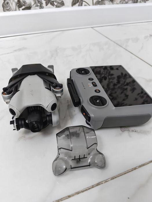 Квадрокоптер дрон Dji mini 4 pro