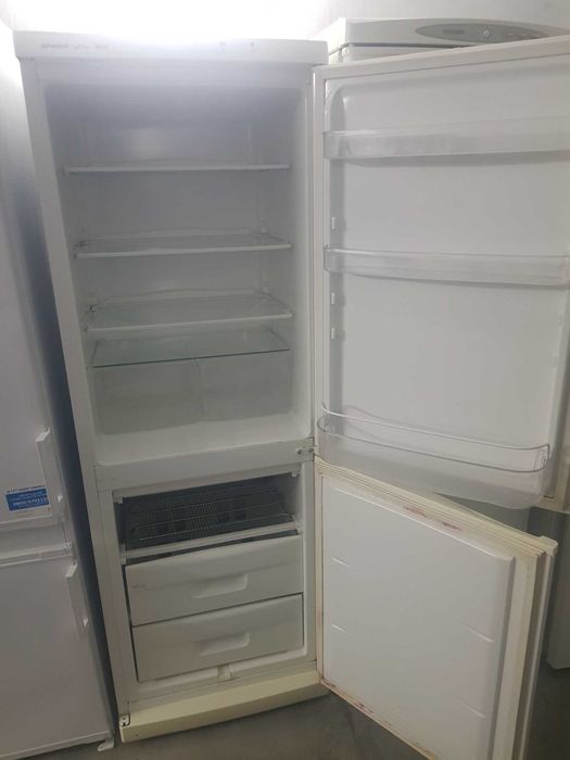 Хладилник с фризер SNAIGE