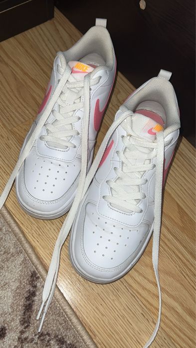 Дамски обувки номер 40