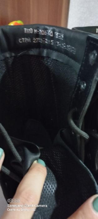 Берцы 40размер. 10000тг черный