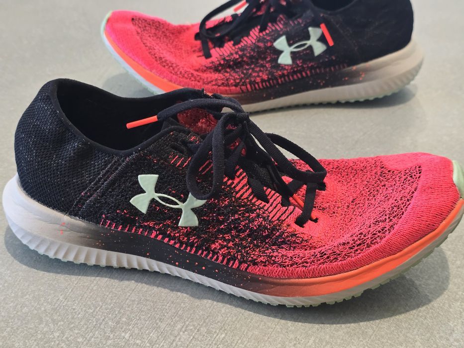 Under Armour asfalt