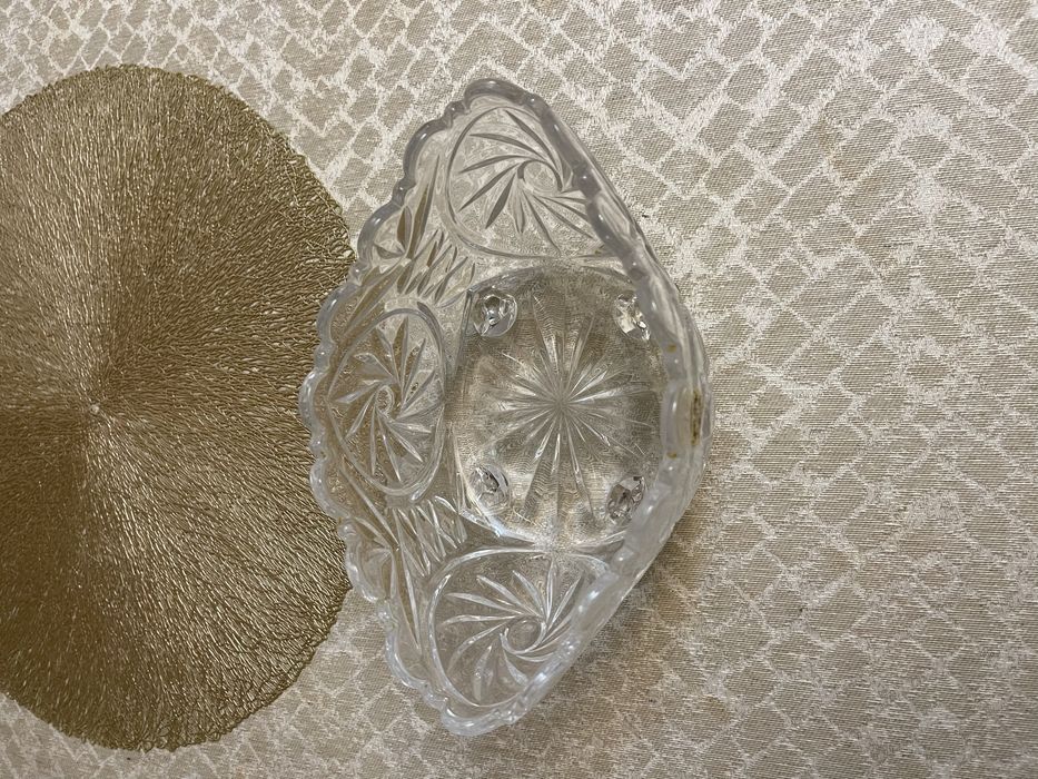 Продам хрустальные салатницы