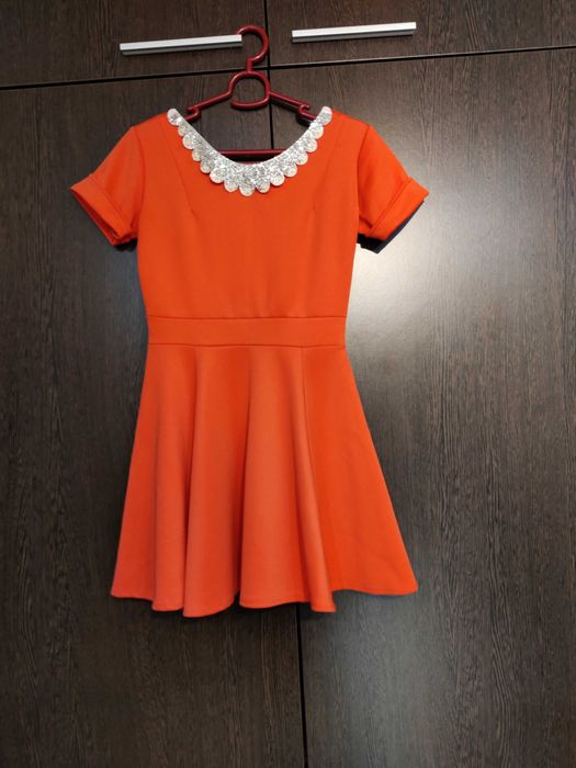 Rochie simplă pentru ocazii speciale