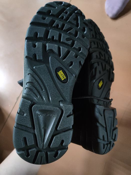 Продам ботинки рабочие