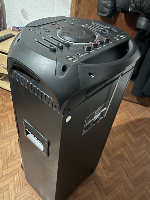 Продава се тонколона CROWN