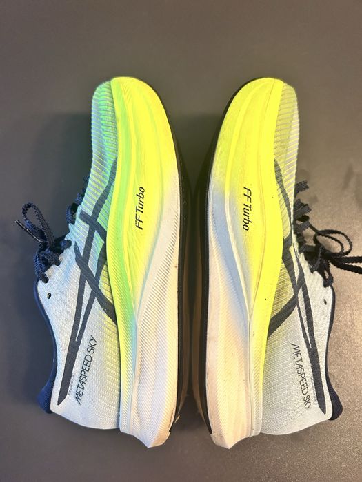 Running shoes - Asics Metaspeed Sky