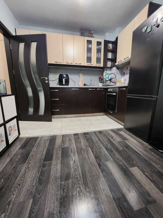 Продава се Тристаен апартамент в Пловдив, Христо Смирненски - 75 кв.м за 1640 €/кв.м - Снимка #2