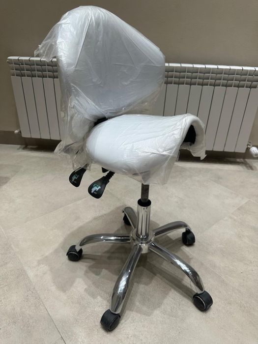 Продам седловидный стул