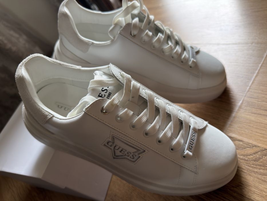 Обувки Guess Elba