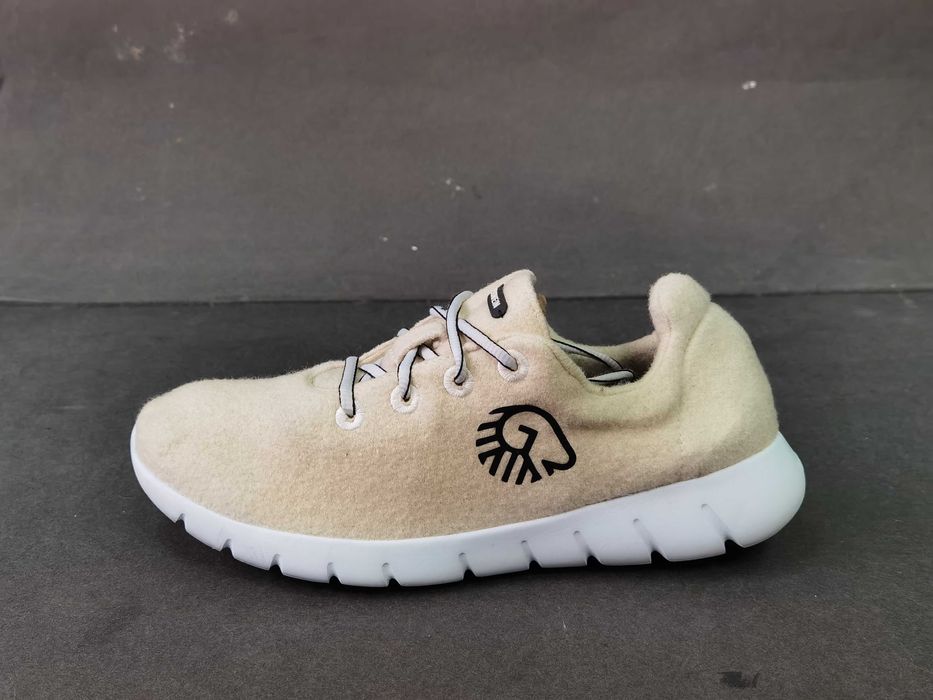 Adidasi alergare 43 44 GEISSWEIN- Elvetia Lana Merino 750 Ron Ca NOI