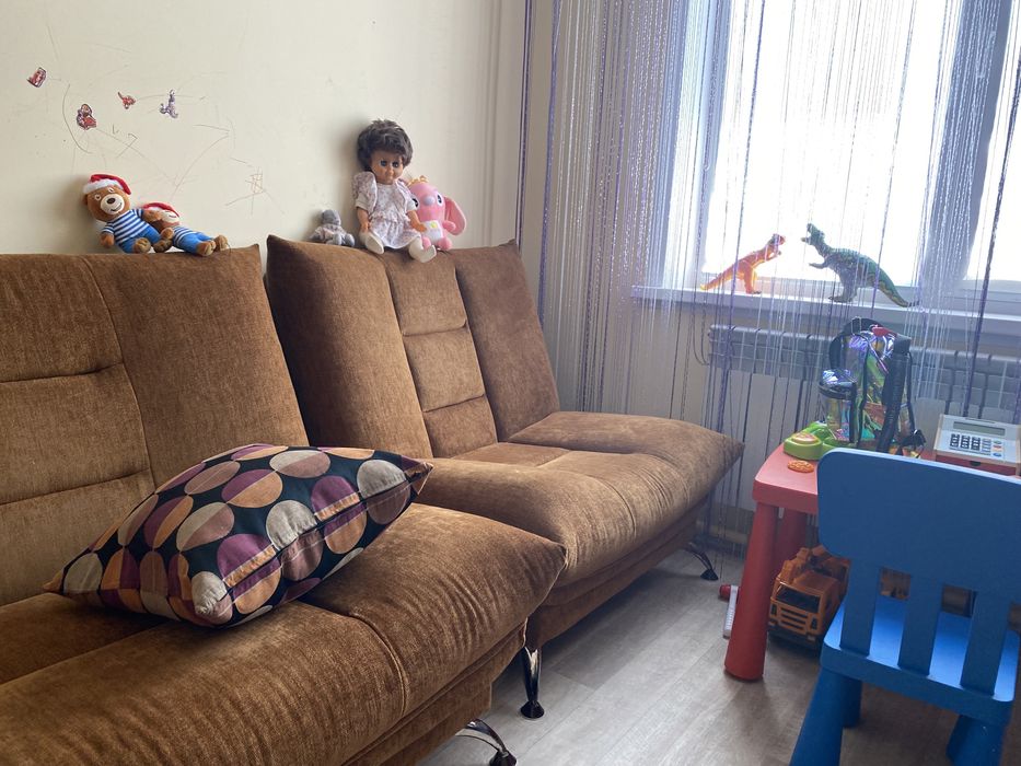 Продам диван и два кресла