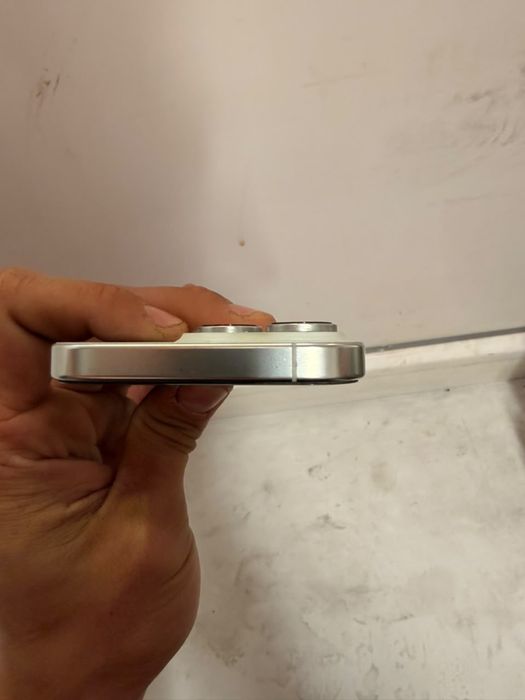 Продам Iphone 16 pro