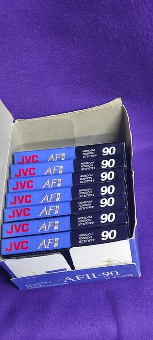 Аудиокассеты новые.