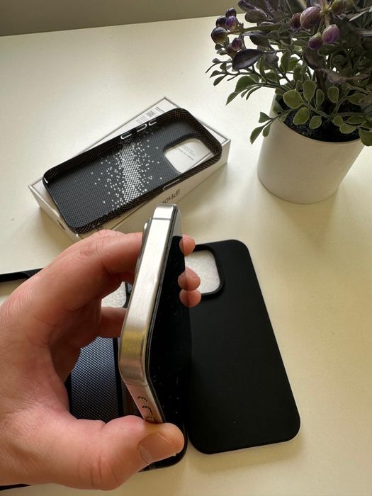 Продам iPhone 15 pro Natural Titanium 512GB