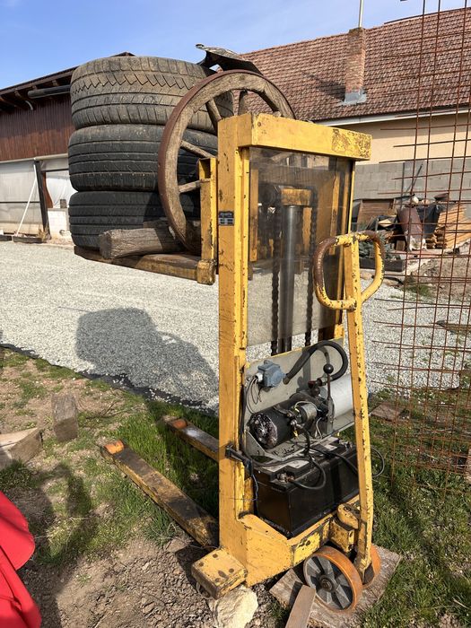 Transpalet , marca Anpalette fabricat în Mulhouse 1000kg