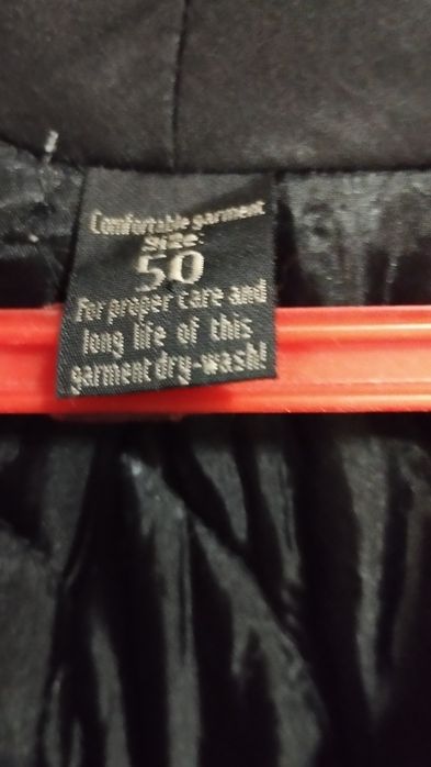 Продаются женские плащи и кардиган.