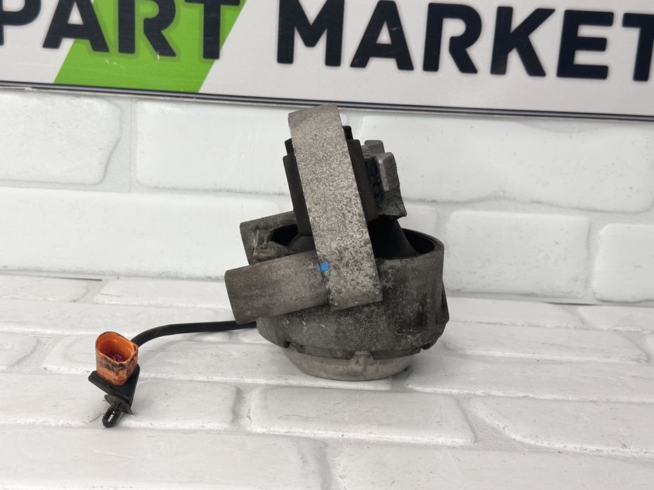 Десен тампон двигател AUDI A6 A7 4G 218 272 CRT 4G0199381LH