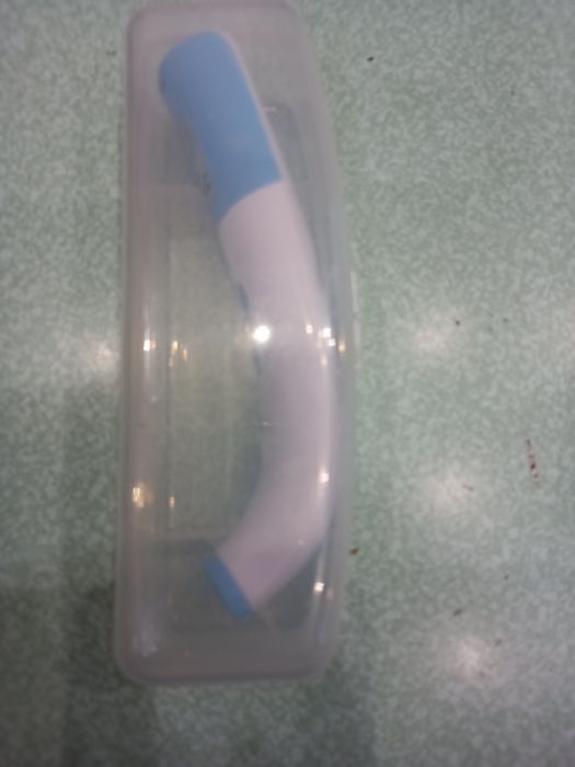 Безконтактен термометър за чело Europharma